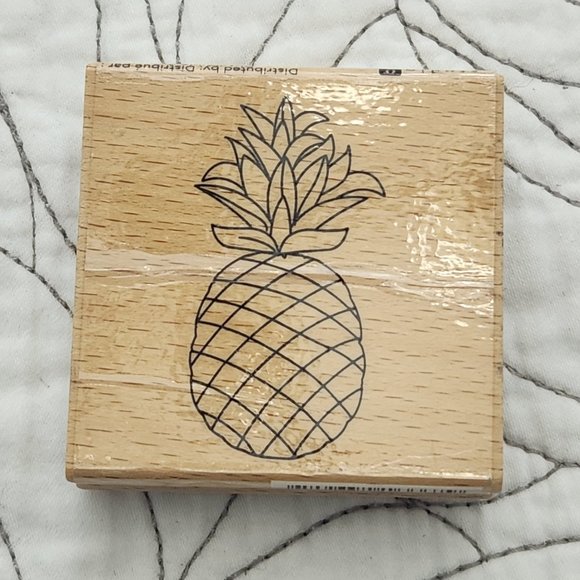 *NEW* STUDIO G Pineapple Stamp - Picture 1 of 5